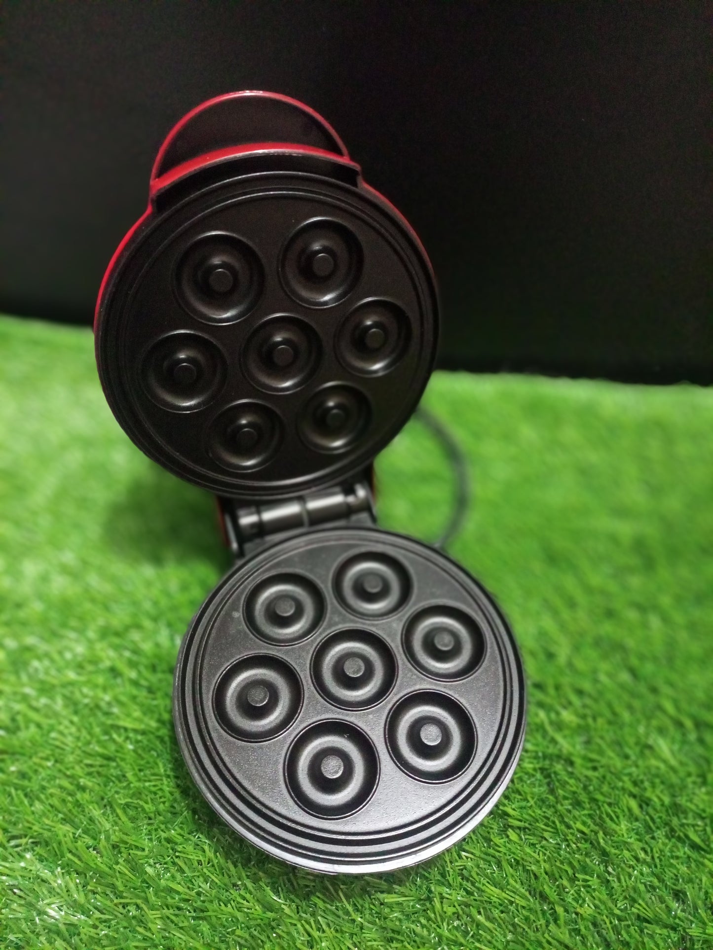 7 Holes Non-Stick Mini Electric Donut Maker Machine