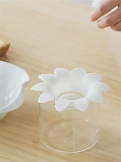 1PC Flower Shape egg separator